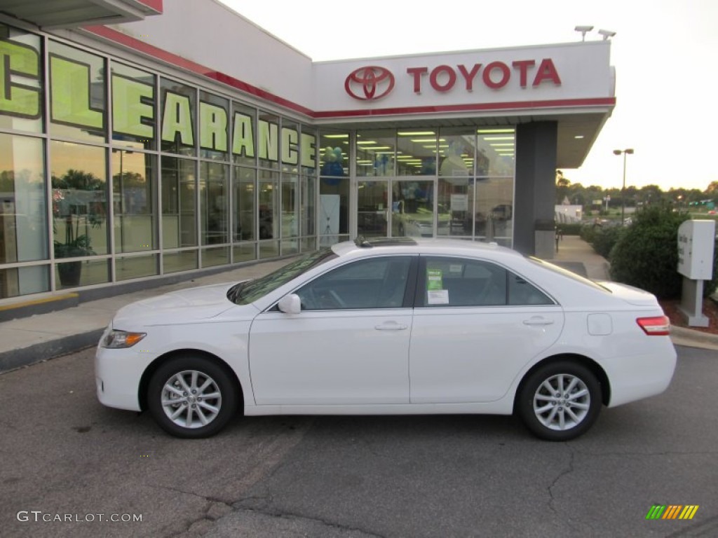 2011 Camry XLE - Super White / Ash photo #2