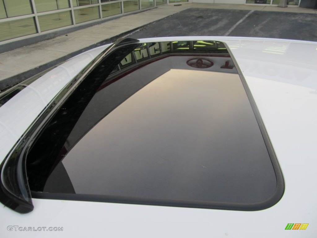 2011 Camry XLE - Super White / Ash photo #6