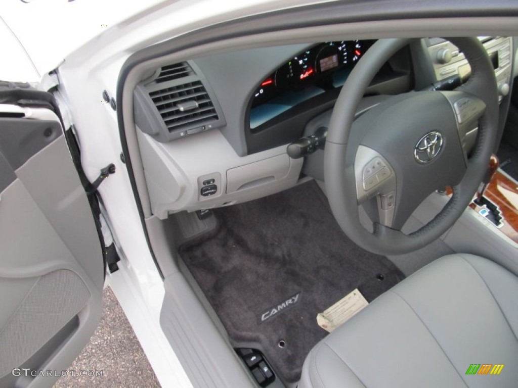 2011 Camry XLE - Super White / Ash photo #8