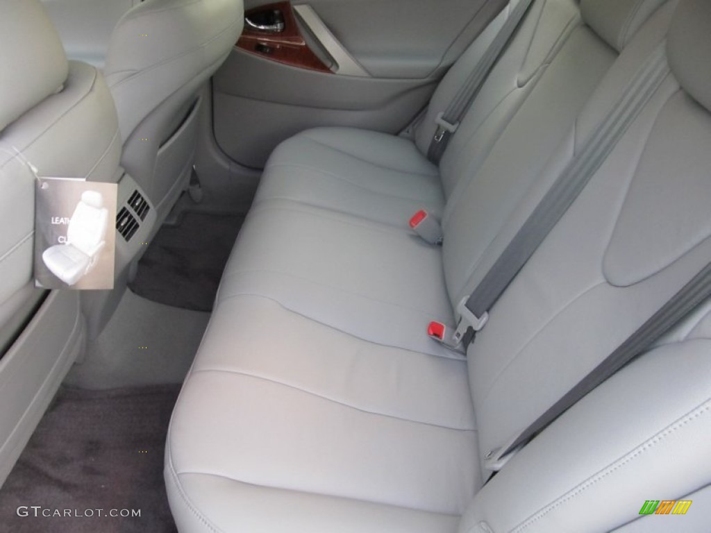2011 Camry XLE - Super White / Ash photo #11