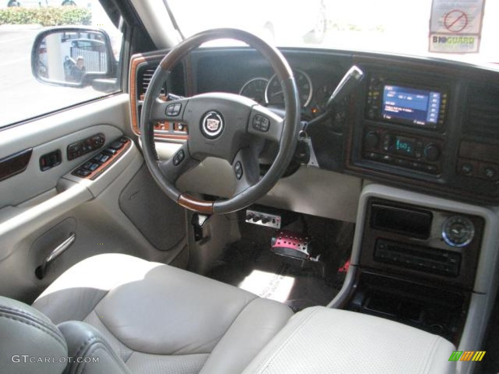 2003 Escalade AWD - Infra Red / Shale photo #11