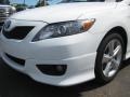 Super White - Camry SE Photo No. 4
