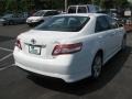 Super White - Camry SE Photo No. 9