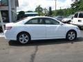 Super White - Camry SE Photo No. 10
