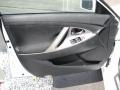 Super White - Camry SE Photo No. 17