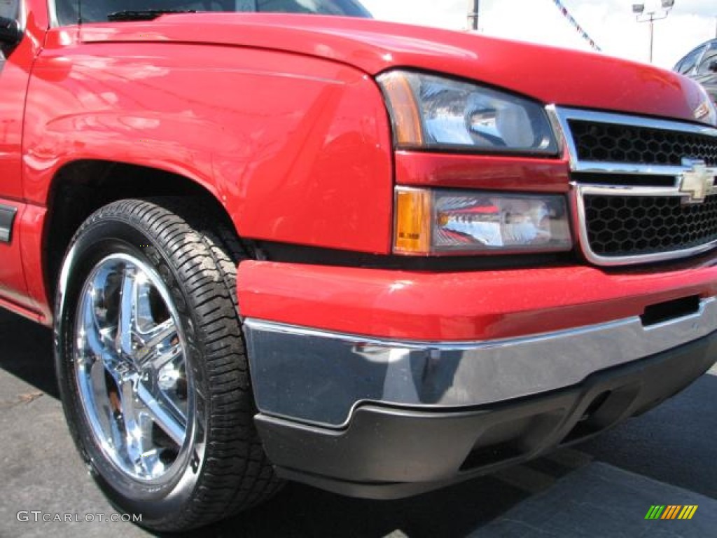 2007 Silverado 1500 Classic LS Crew Cab - Victory Red / Dark Charcoal photo #2