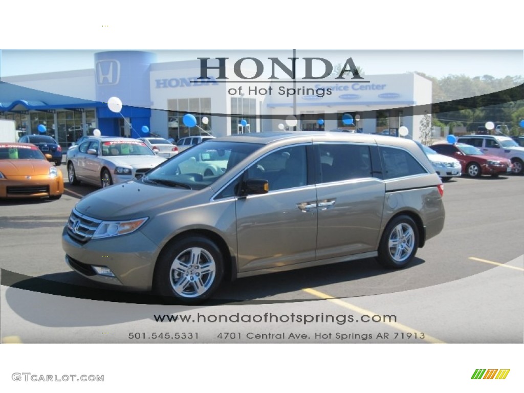 Mocha Metallic Honda Odyssey