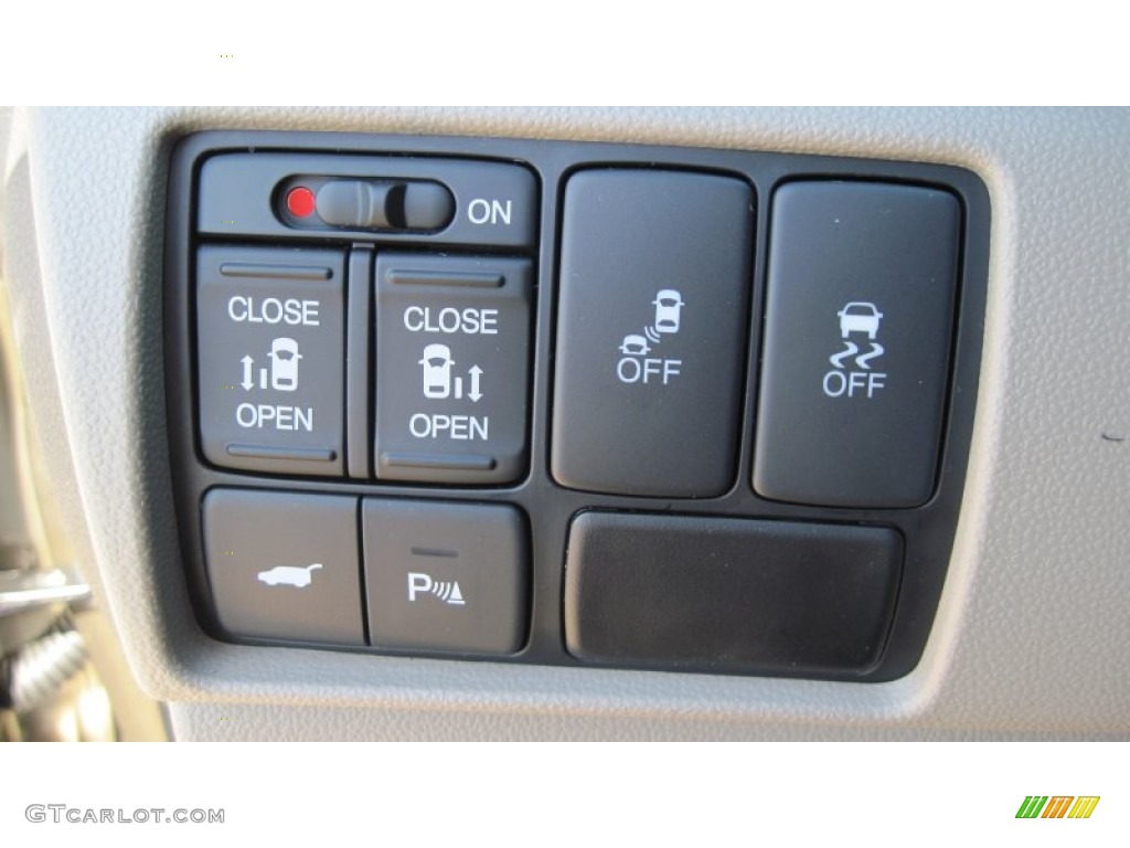 2012 Honda Odyssey Touring Elite Controls Photo #54649611