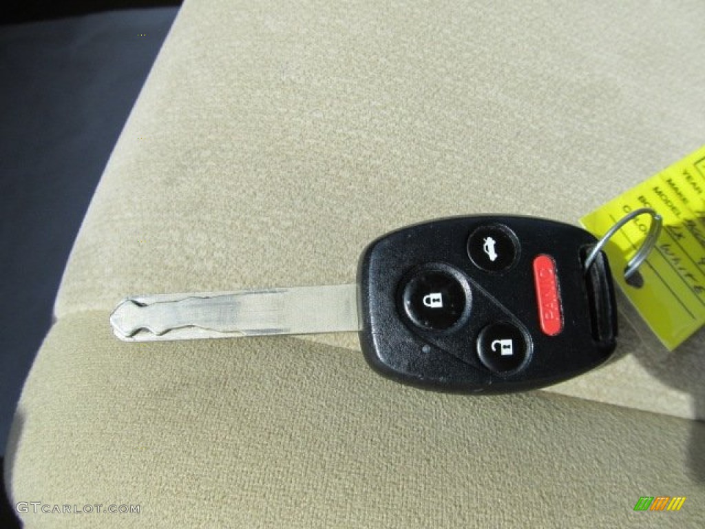 2009 Honda Accord LX Sedan Keys Photos