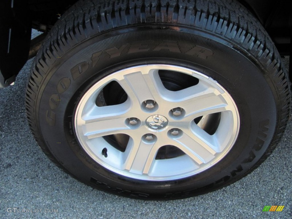 2010 Dakota Big Horn Crew Cab 4x4 - Bright Silver Metallic / Dark Slate Gray/Medium Slate Gray photo #15