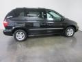 2004 Brilliant Black Dodge Caravan SXT  photo #11