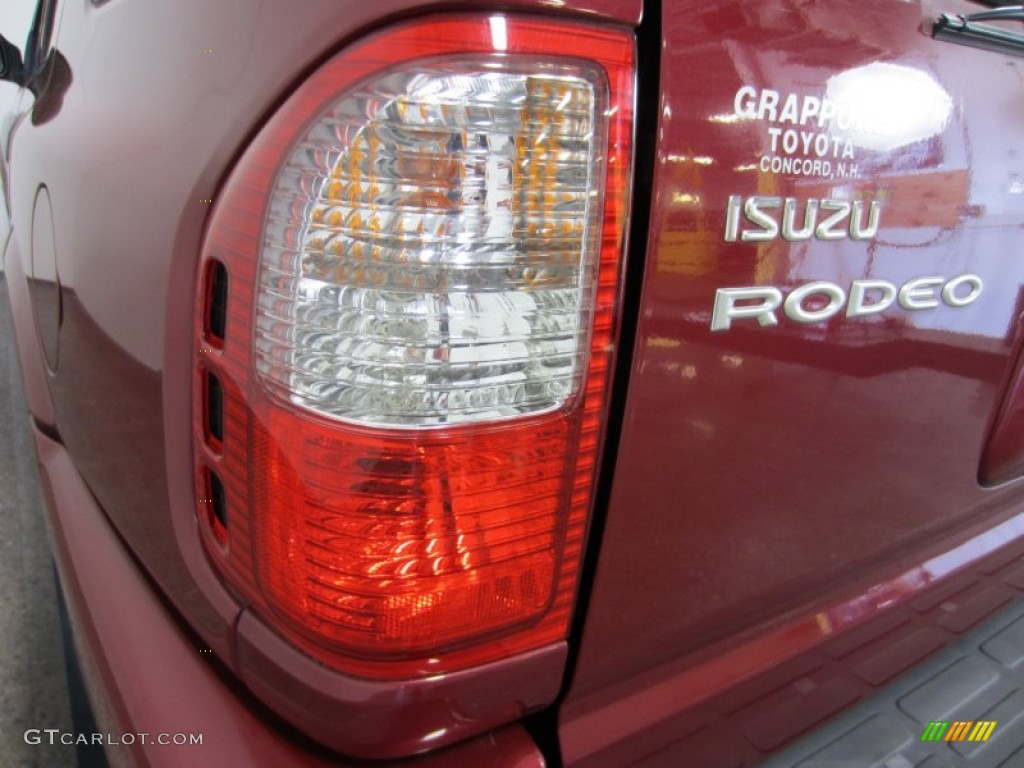 2004 Rodeo S 4WD - Excessive Red Mica / Beige photo #13