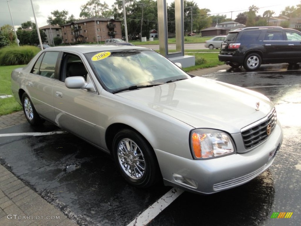 Light Platinum 2005 Cadillac DeVille DHS Exterior Photo #54655878