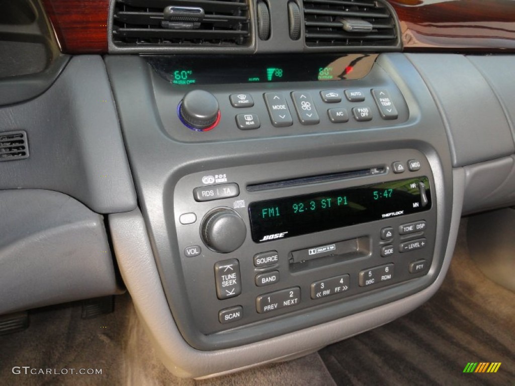 2005 Cadillac DeVille DHS Controls Photo #54655971