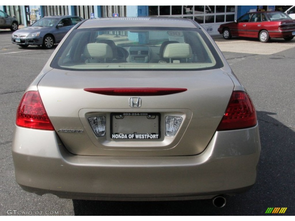 2006 Accord Value Package Sedan - Desert Mist Metallic / Ivory photo #7