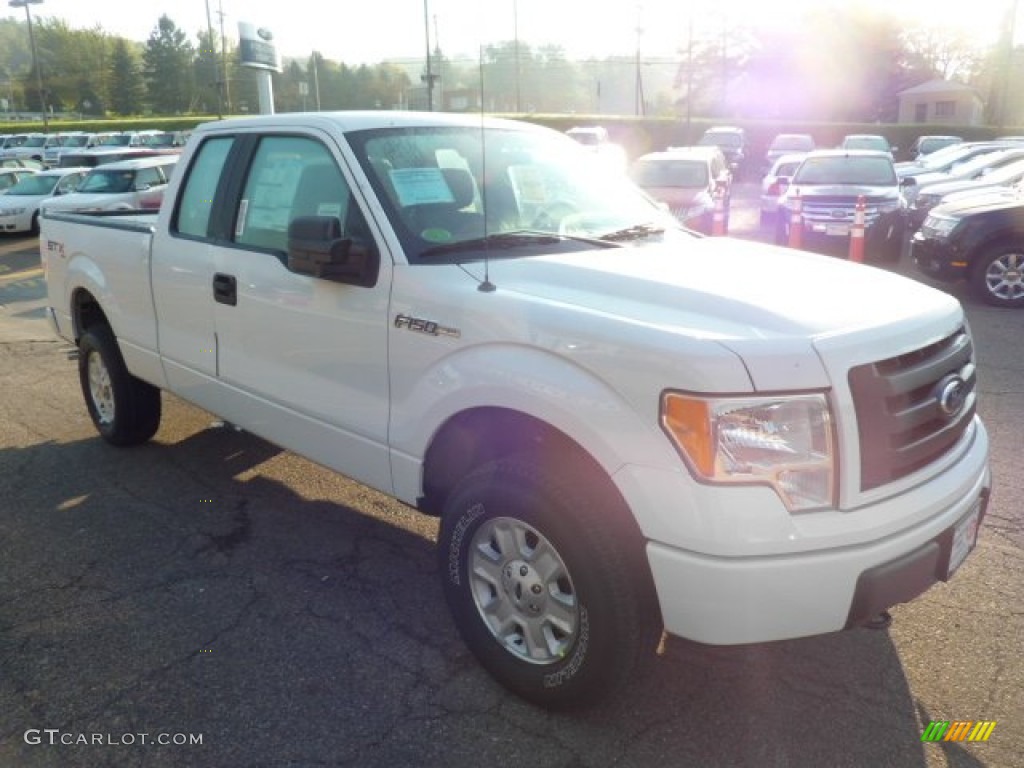 2011 F150 STX SuperCab 4x4 - Oxford White / Steel Gray photo #6