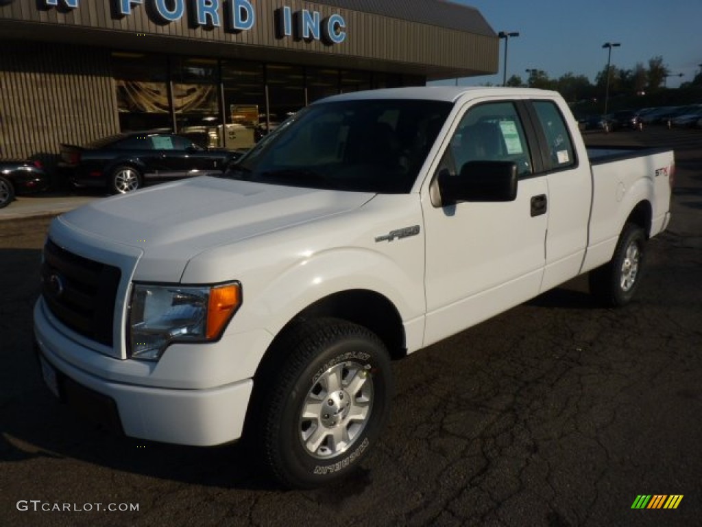 2011 F150 STX SuperCab 4x4 - Oxford White / Steel Gray photo #8