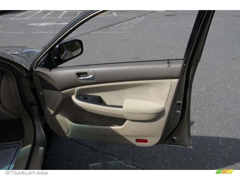 2006 Accord Value Package Sedan - Desert Mist Metallic / Ivory photo #20