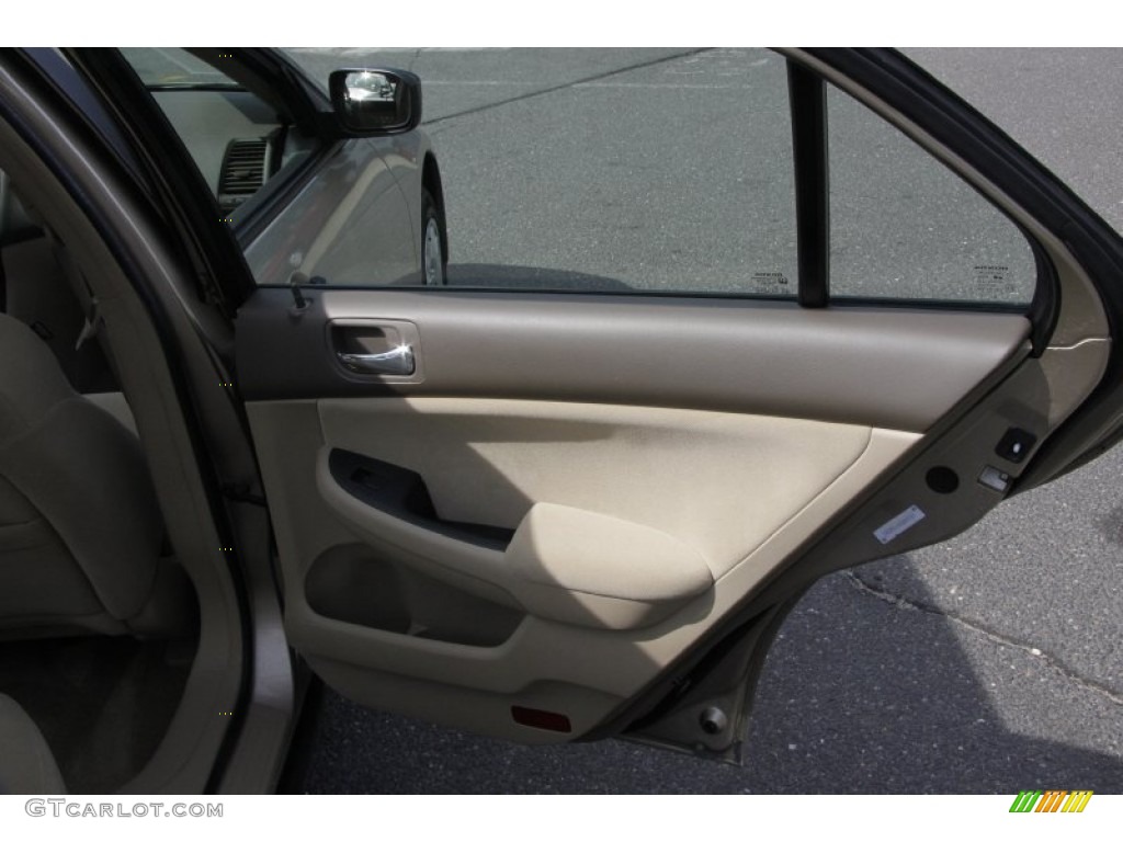 2006 Accord Value Package Sedan - Desert Mist Metallic / Ivory photo #21