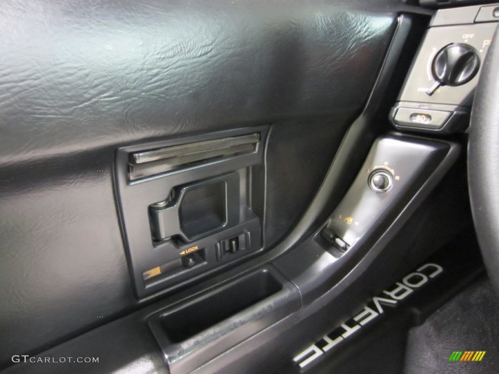 1993 Chevrolet Corvette Convertible Controls Photo #54658854