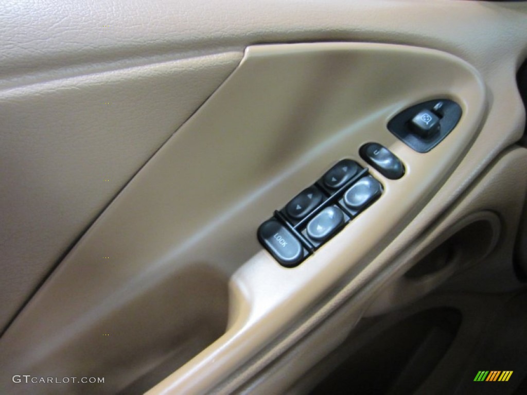 1998 Ford Mustang SVT Cobra Convertible Controls Photo #54659926