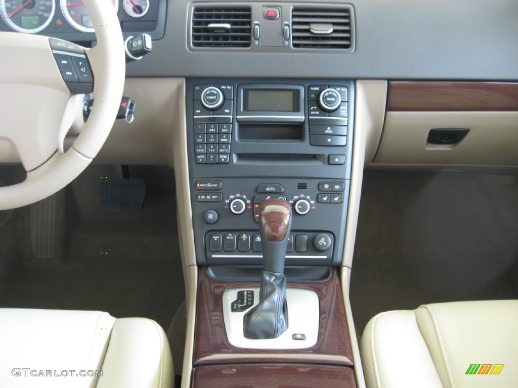 2012 Volvo XC90 3.2 Controls Photo #54662892