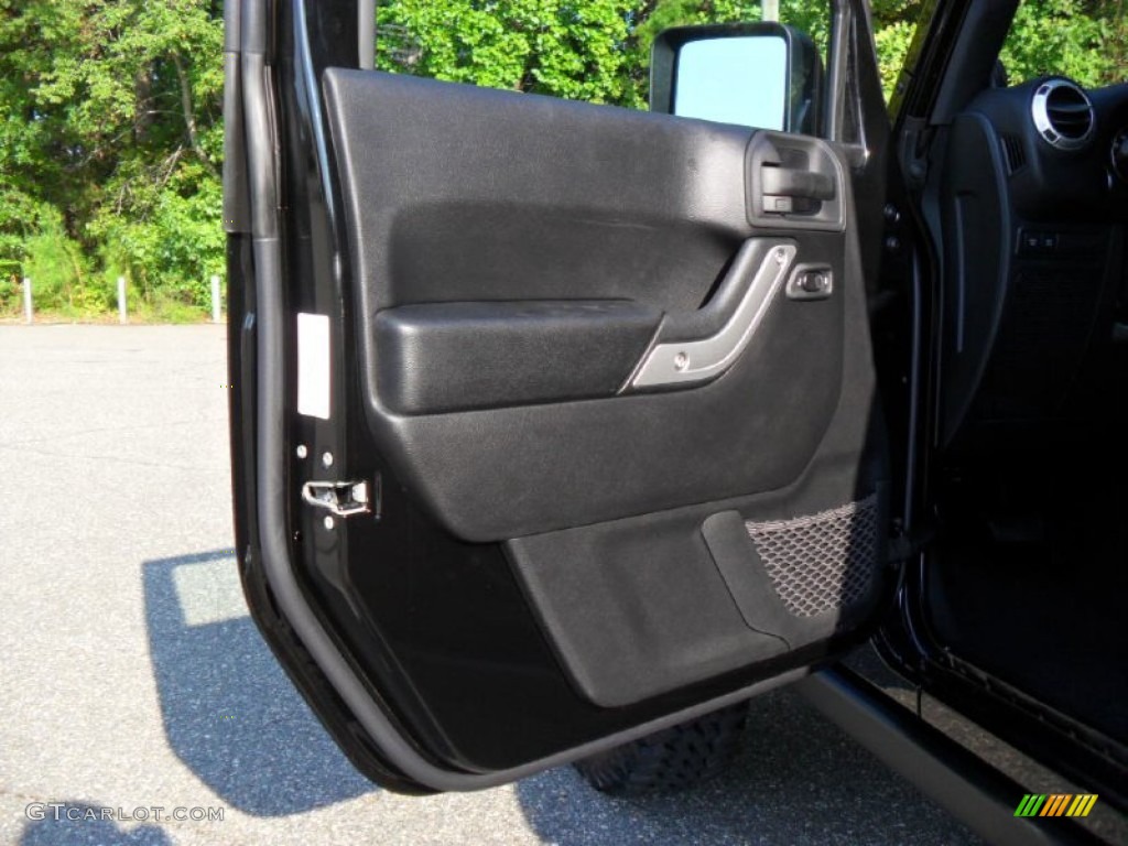 2012 Jeep Wrangler Unlimited Rubicon 4x4 Black Door Panel Photo #54667551
