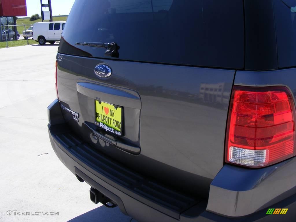 2005 Expedition XLT - Dark Shadow Grey Metallic / Medium Flint Grey photo #13