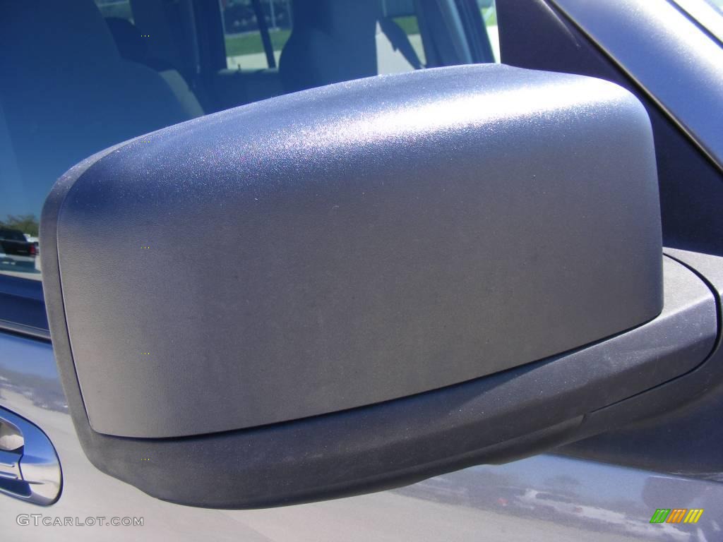 2005 Expedition XLT - Dark Shadow Grey Metallic / Medium Flint Grey photo #17