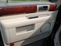 2004 Black Clearcoat Lincoln Navigator Luxury  photo #15