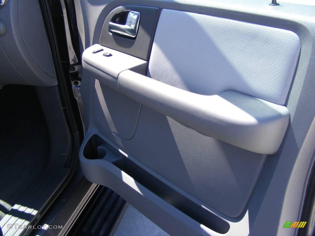 2005 Expedition XLT - Dark Shadow Grey Metallic / Medium Flint Grey photo #24