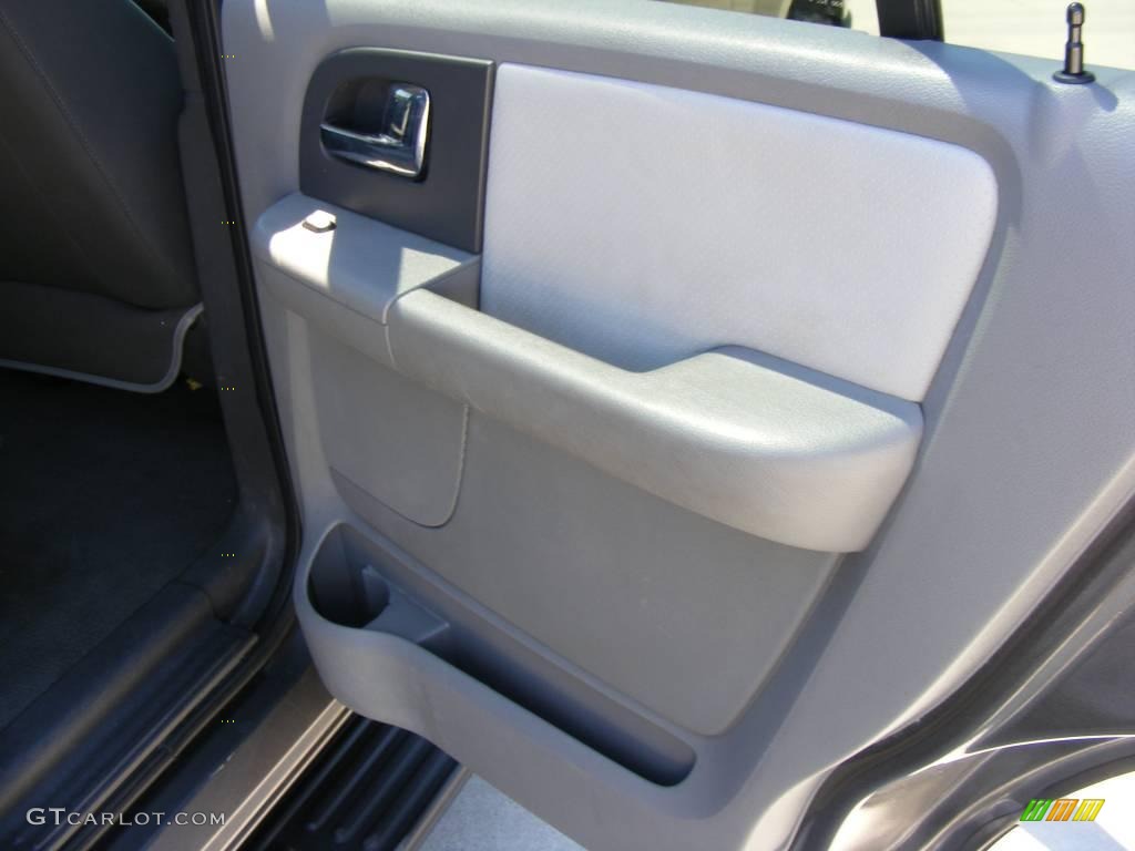 2005 Expedition XLT - Dark Shadow Grey Metallic / Medium Flint Grey photo #27