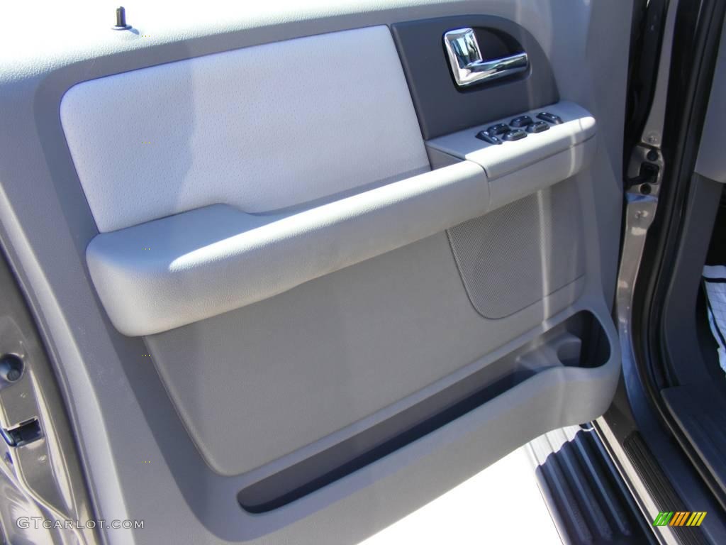 2005 Expedition XLT - Dark Shadow Grey Metallic / Medium Flint Grey photo #35