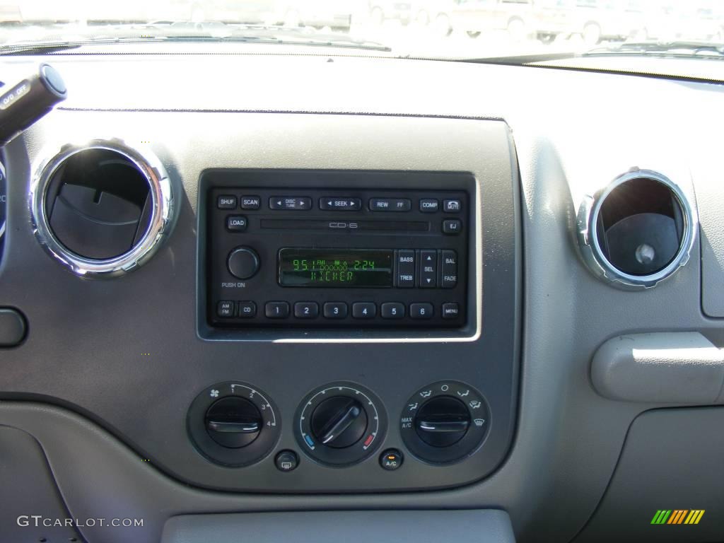 2005 Expedition XLT - Dark Shadow Grey Metallic / Medium Flint Grey photo #41