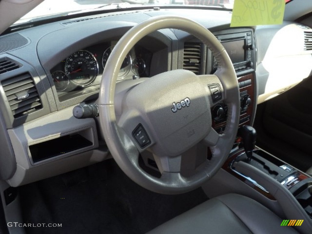 2005 Grand Cherokee Limited 4x4 - Stone White / Dark Khaki/Light Graystone photo #11