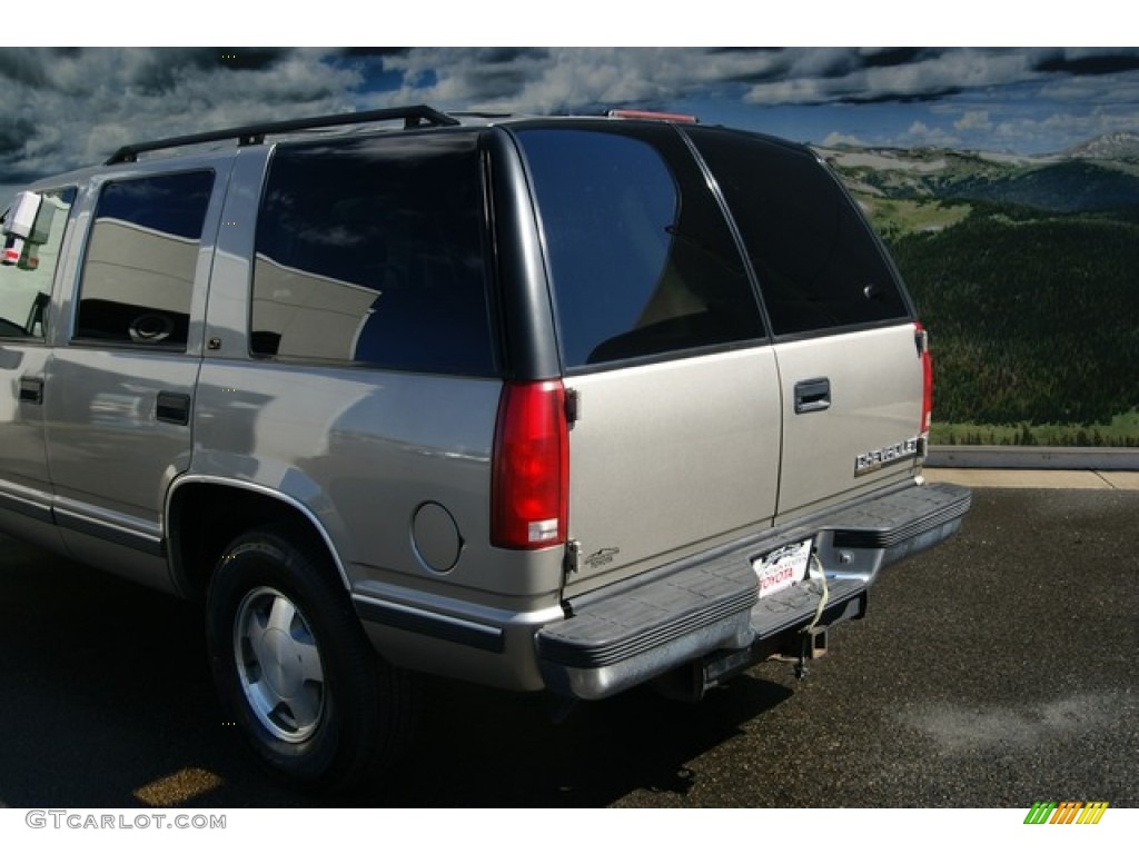 1999 Tahoe LT 4x4 - Light Pewter Metallic / Neutral photo #22