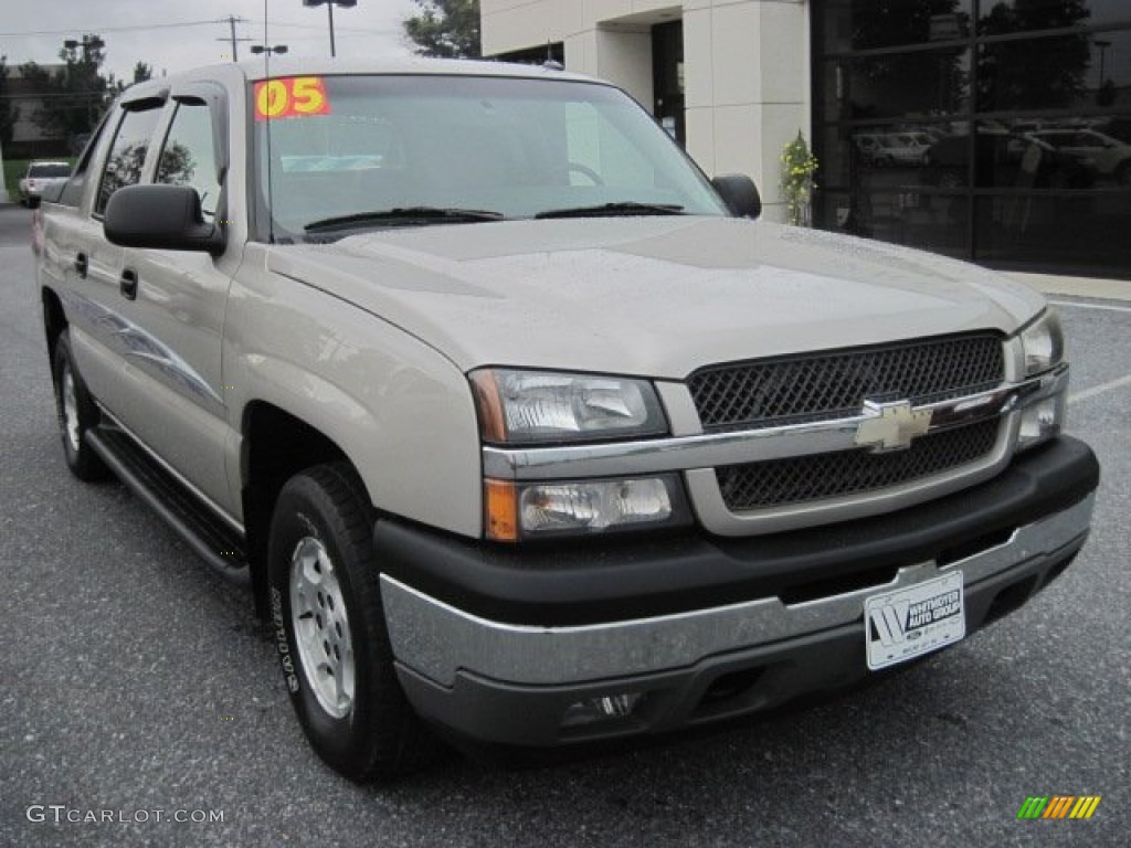 2005 Avalanche LS 4x4 - Sandstone Metallic / Gray/Dark Charcoal photo #2