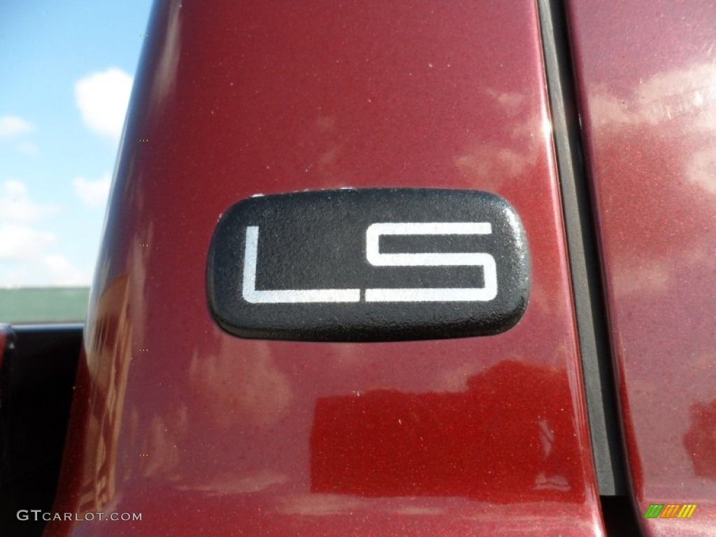 2001 Chevrolet Silverado 2500HD LS Extended Cab Marks and Logos Photos