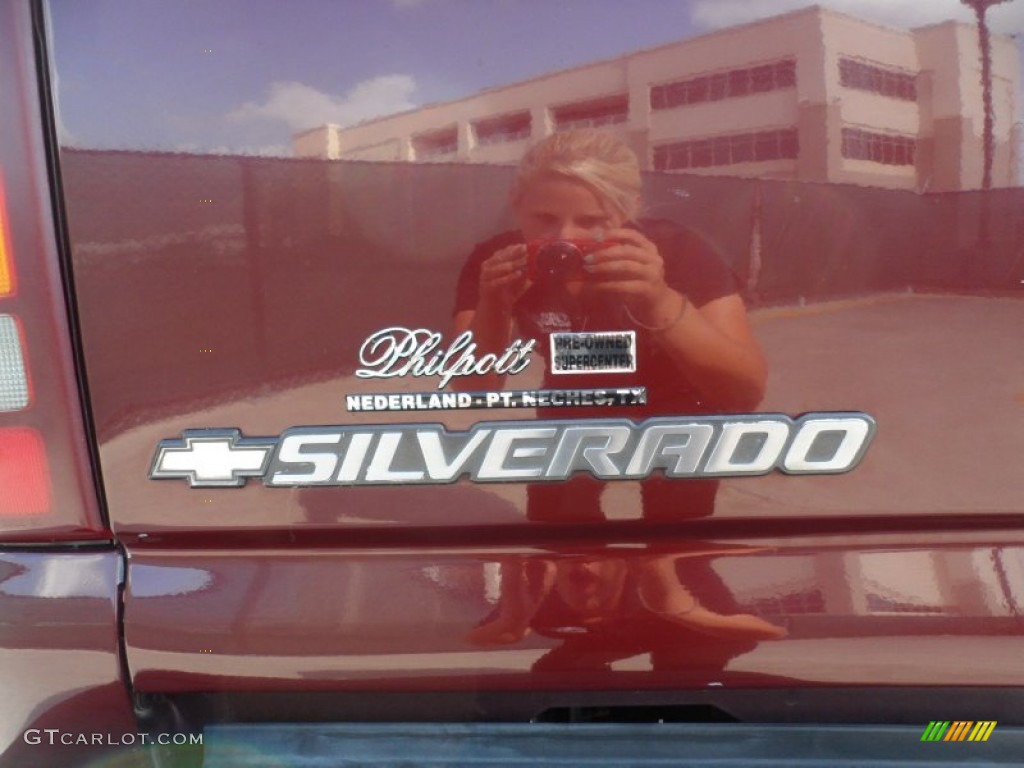 2001 Silverado 2500HD LS Extended Cab - Dark Carmine Red Metallic / Graphite photo #23