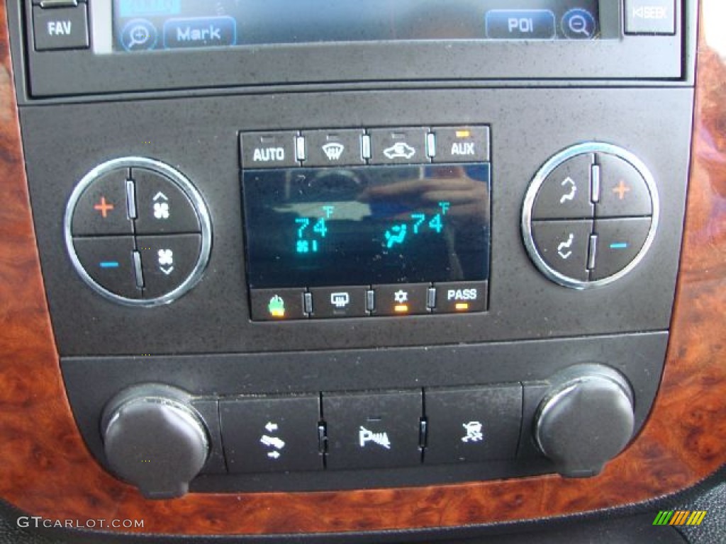 2007 Chevrolet Tahoe LT 4x4 Controls Photo #54677477