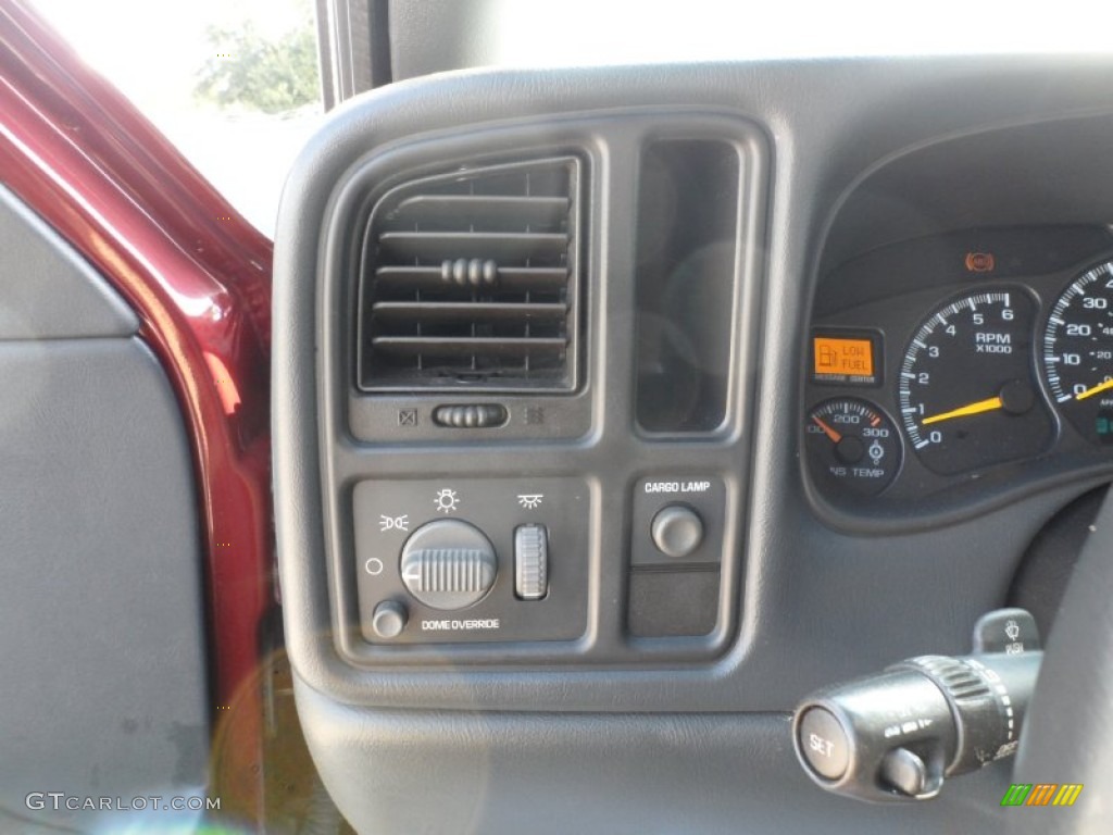 2001 Silverado 2500HD LS Extended Cab - Dark Carmine Red Metallic / Graphite photo #47