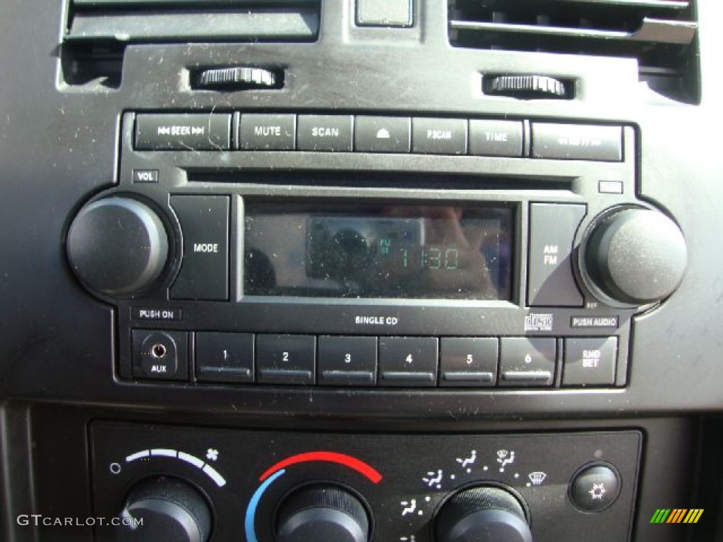 2007 Dodge Dakota ST Club Cab Audio System Photo #54678580