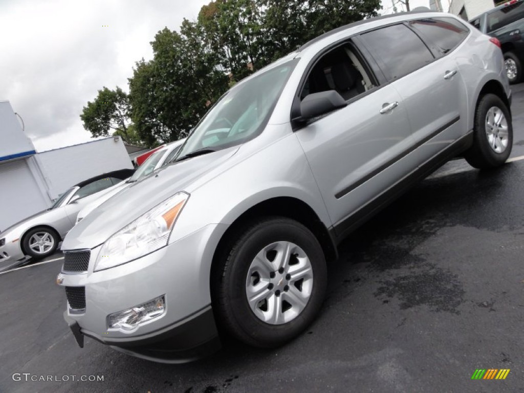 Silver Ice Metallic Chevrolet Traverse