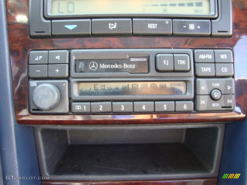 1997 Mercedes-Benz C 280 Sedan Audio System Photos