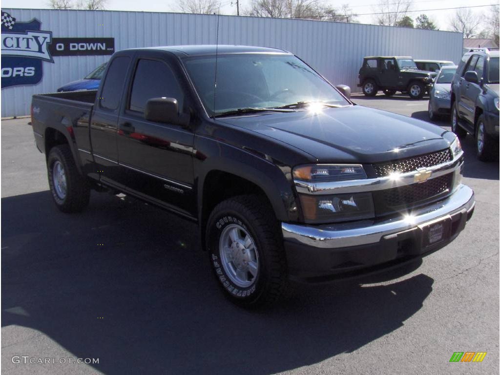 2004 Colorado LS Extended Cab 4x4 - Black / Sport Pewter photo #4