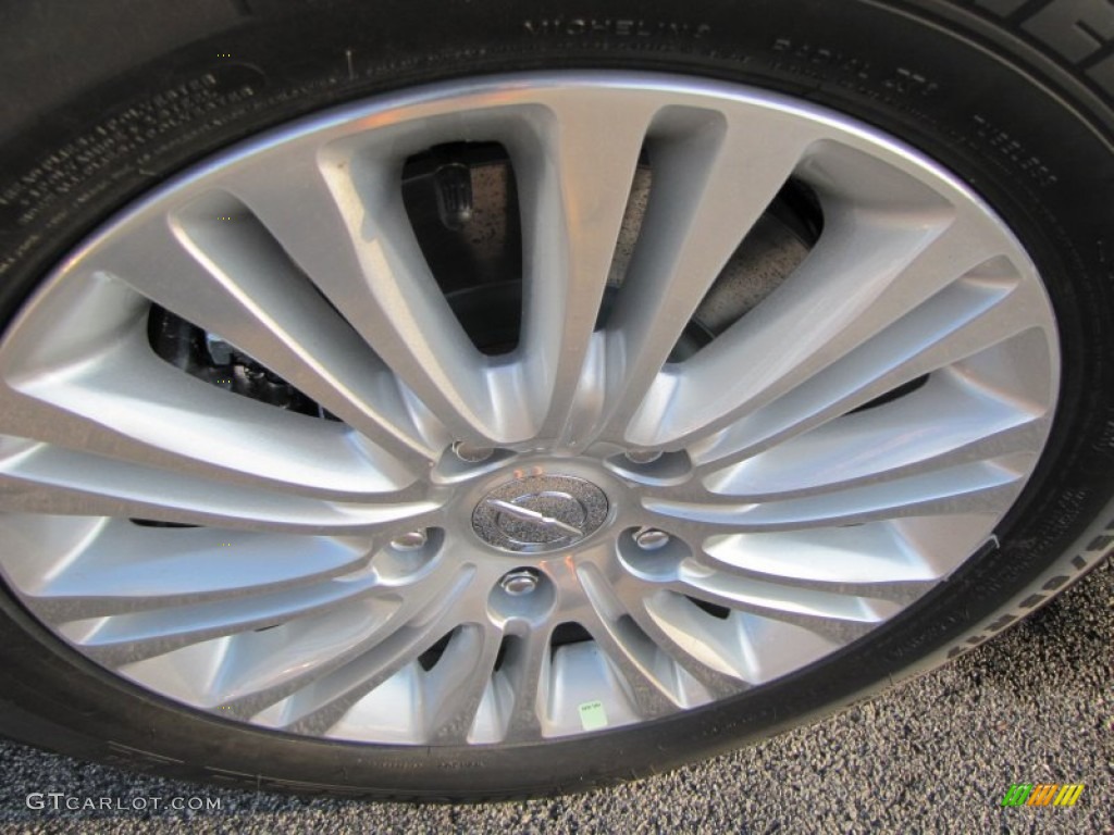 2012 Chrysler Town & Country Limited Wheel Photo #54688183