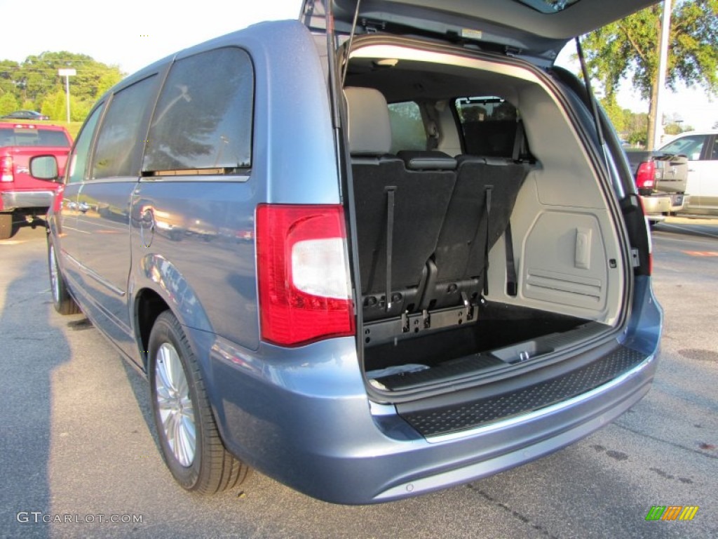 2012 Chrysler Town & Country Limited Trunk Photo #54688211