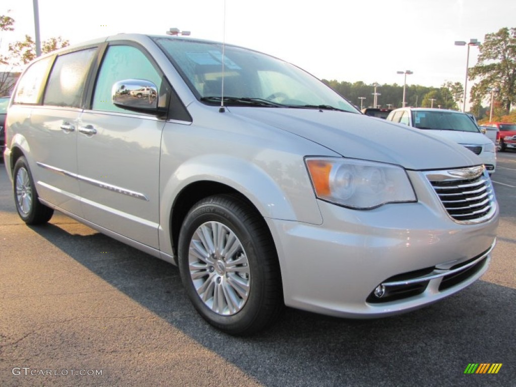 Bright Silver Metallic 2012 Chrysler Town & Country Limited Exterior Photo #54688303