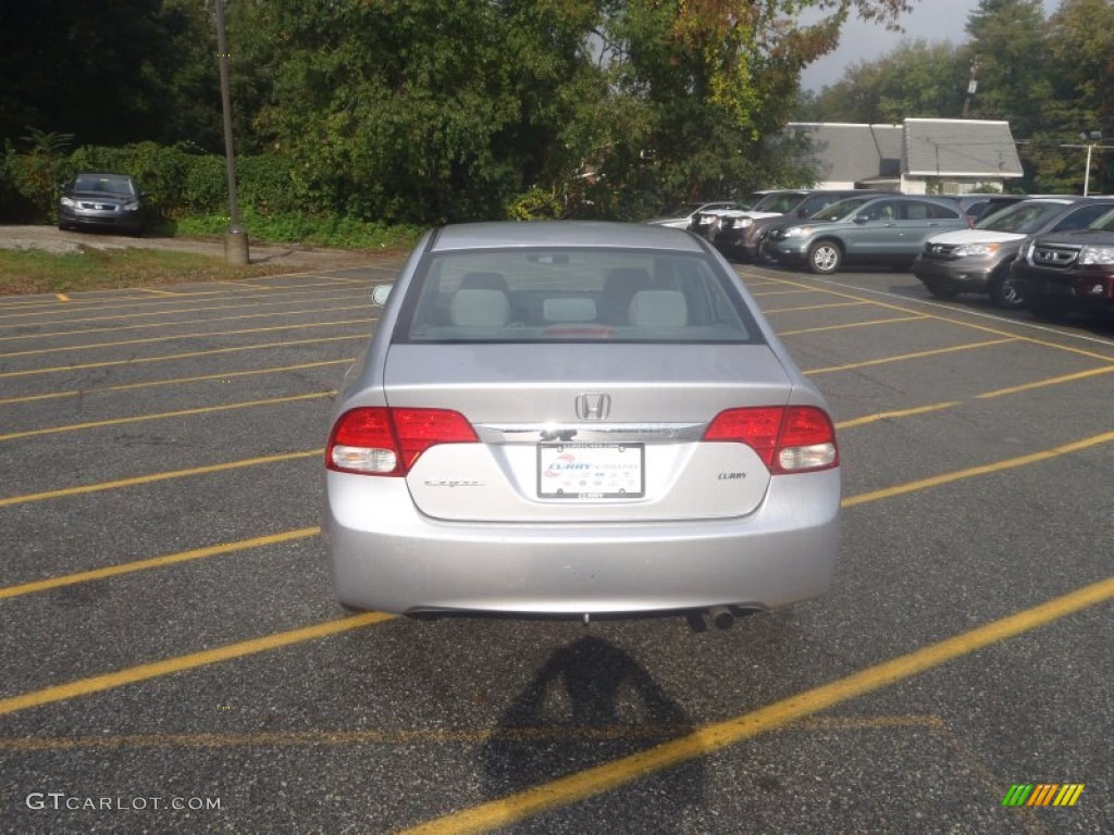 2009 Civic LX Sedan - Alabaster Silver Metallic / Gray photo #23