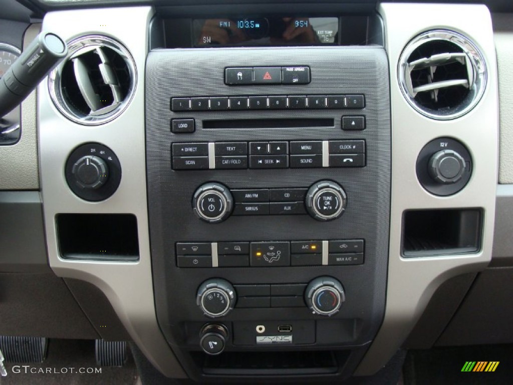2010 Ford F150 XLT SuperCrew 4x4 Controls Photo #54693100